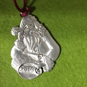 Vintage 2009 Pewter Santa Claus Ornament